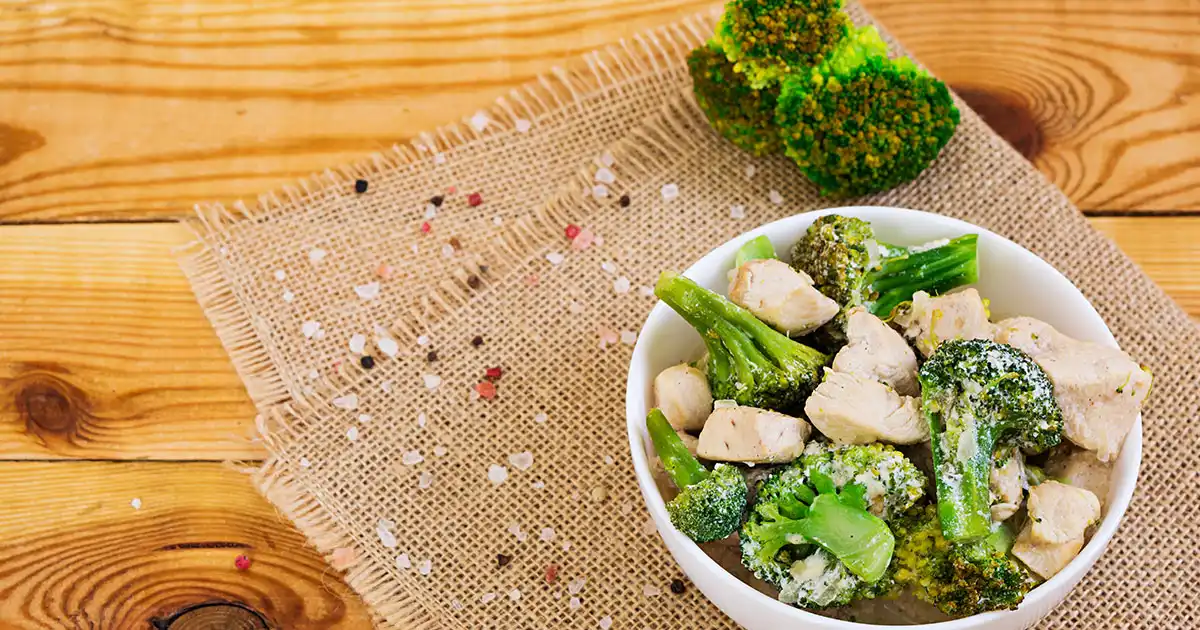Recette de brocolis sautés au poulet ail et gingembre